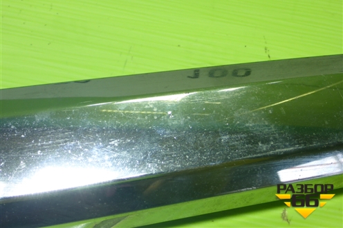 Накладка на решетку радиатора (правая) (5318160040) для Toyota Land Cruiser (200) с 2008г (Ленд Крузер)