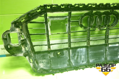 Решетка радиатора (после 2019г) (4M0853651AJ) для Audi Q7 c 2015г (Ку 7)