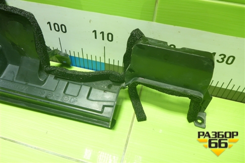 Дефлектор радиатора левый (302001176AA) для OMODA C5 с 2022г (Ц5)