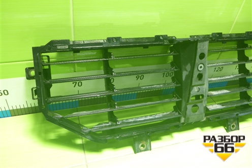 Решетка радиатора (внутренняя часть) (7P5121635) для Porsche Cayenne с 2017г (Каен)