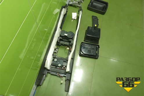 Подлокотник для Volkswagen Touareg c 2002-2010г (Туарег)