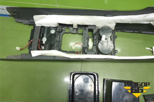 Подлокотник для Volkswagen Touareg c 2002-2010г (Туарег)