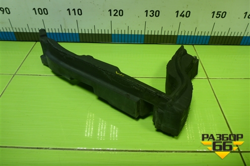 Пыльник переднего крыла левого (верхний под капотом) (8R0823732A) для Audi Q5 c 2008-2017г (Ку 5)