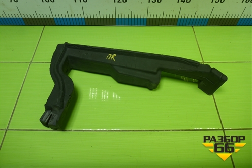 Пыльник переднего крыла левого (верхний под капотом) (8R0823732A) для Audi Q5 c 2008-2017г (Ку 5)