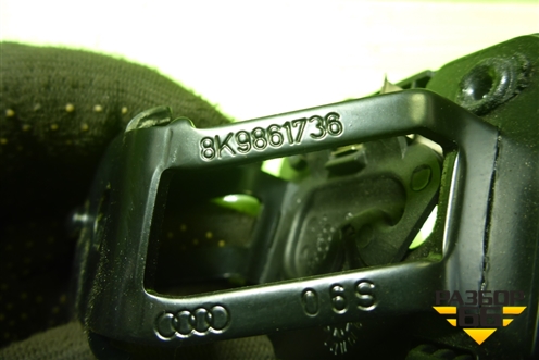 Кронштейн (сетки в багажник правый) (8K9861736) для Audi Q5 c 2008-2017г (Ку 5)