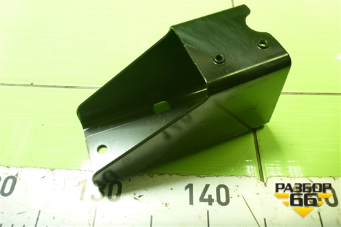 Кронштейн (крепления буксировочной петли левый) (8R0813383) для Audi Q5 c 2008-2017г (Ку 5)