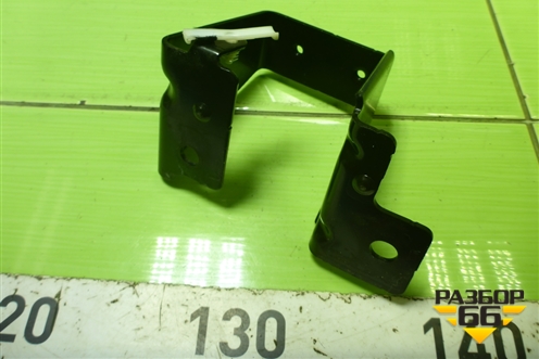 Кронштейн (крепления буксировочной петли) (8R0813384H) для Audi Q5 c 2008-2017г (Ку 5)