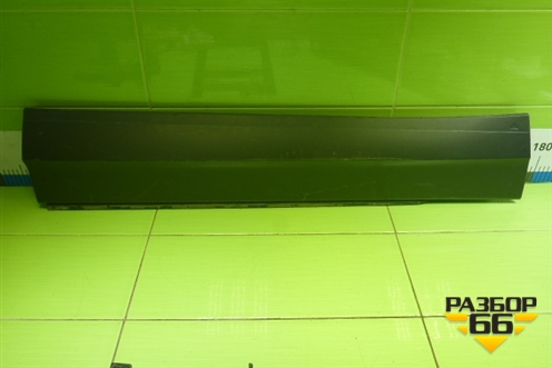 Накладка двери передней левой (5NA854939AG) для Volkswagen Tiguan с 2016г (Тигуан)