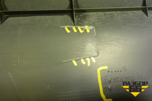 Накладка двери передней левой (5NA854939AG) для Volkswagen Tiguan с 2016г (Тигуан)