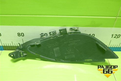 Решетка в передний бампер правая (A1768850422) для Mercedes Benz A180/200/250 W176 с 2012 (А)