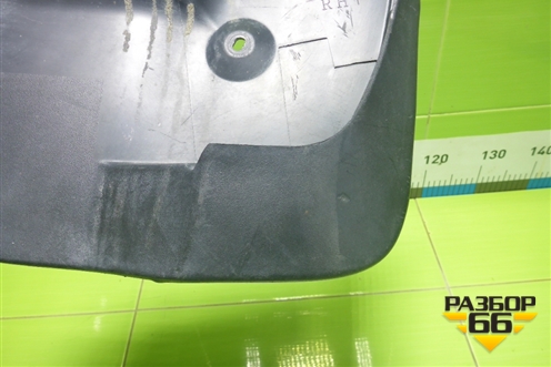 Брызговик задний правый (до 2015г) (7662160150) для Toyota Land Cruiser (200) с 2008г (Ленд Крузер)