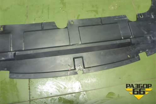 Пыльник переднего бампера центральный (7M51A8B384AF) для Ford Focus 2 с 2008-2011г (Фокус)