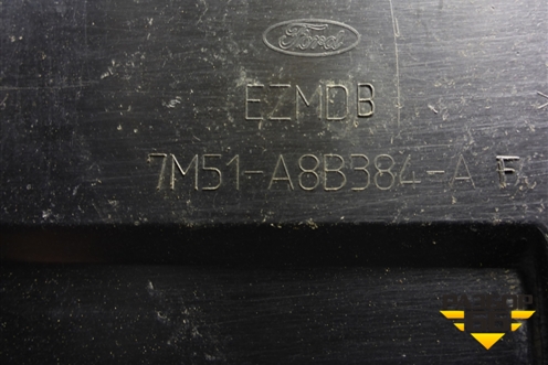 Пыльник переднего бампера центральный (7M51A8B384AF) для Ford Focus 2 с 2008-2011г (Фокус)