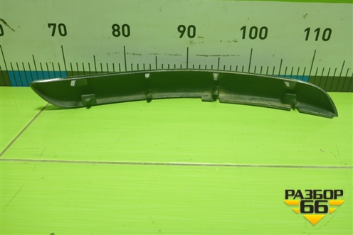 Накладка переднего бампера левая (62075EM30A) для Nissan Tiida (C11X) с 2004-2013г (Тиида)