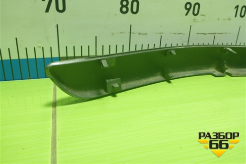 Накладка переднего бампера левая (62075EM30A) для Nissan Tiida (C11X) с 2004-2013г (Тиида)