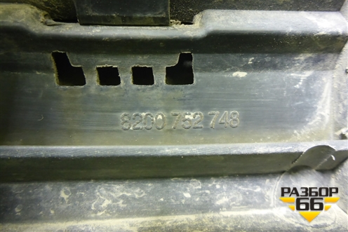 Решетка радиатора (после 2009г) (8200752748) для Renault Logan с 2004-2015г (Логан)