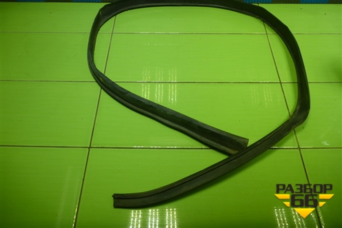 Уплотнитель на кузов правый для Renault Logan с 2004-2015г (Логан)