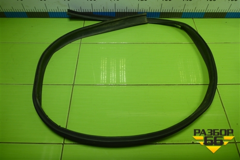 Уплотнитель на кузов правый для Renault Logan с 2004-2015г (Логан)