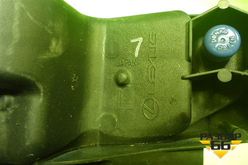 Фара противотуманная левая (2 линзы) (8139060010) для Lexus LX-570 с 2015г (ЛХ)