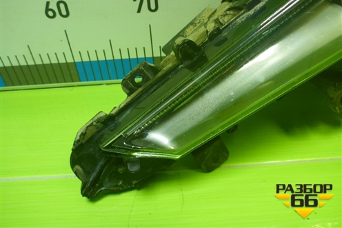 Фара противотуманная правая (2 линзы) (8136060070) для Lexus LX-570 с 2015г (ЛХ)