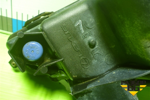 Фара противотуманная правая (2 линзы) (8136060070) для Lexus LX-570 с 2015г (ЛХ)