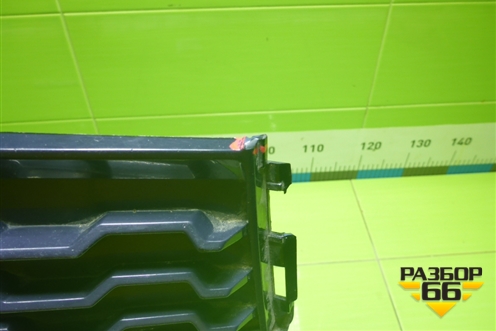 Решетка в передний бампер левая (51118061127) для BMW 7-серия G11/G12 с 2015г