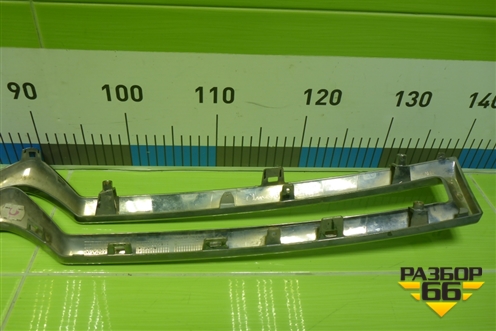 Накладка на решетку радиатора (9810964977) для Citroen Berlingo с 2008г (Берлинго 2)