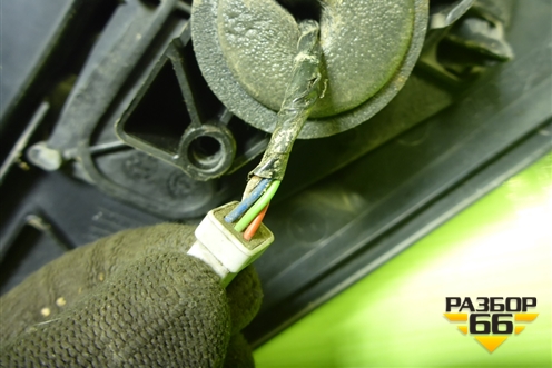 Зеркало правое электрическое (232636030) для Mitsubishi Colt с 2004г