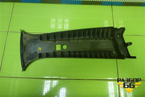Обшивка стойки центральная верхняя левая (7211A067ZZ) для Mitsubishi Colt с 2004г