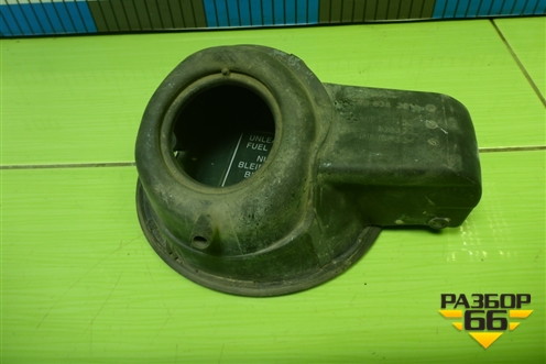 Лючок бензобака (MR959153) для Mitsubishi Colt с 2004г