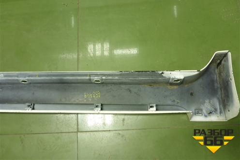 Накладка на порог наружная правая (7585060040) для Toyota Land Cruiser (200) с 2008г