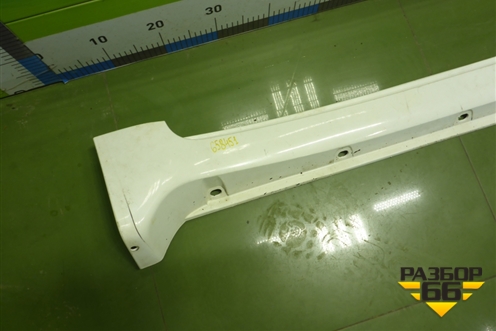 Накладка на порог наружная левая (7586060040) для Toyota Land Cruiser (200) с 2008г
