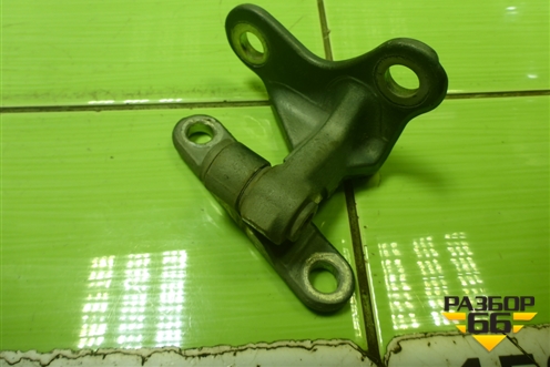 Петля двери передней правой верхняя для Mitsubishi Colt с 2004г