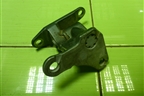 Петля двери передней правой нижняя для Mitsubishi Colt с 2004г