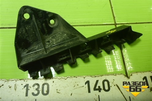 Кронштейн переднего бампера правый (MN105208) для Mitsubishi Colt с 2004г