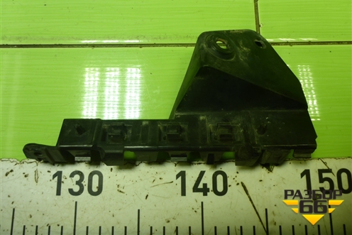 Кронштейн переднего бампера правый (MN105208) для Mitsubishi Colt с 2004г