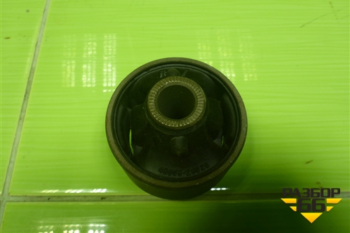 Сайлентблок (новый) (4865528020) для Toyota Camry V40 с 2006-2011г