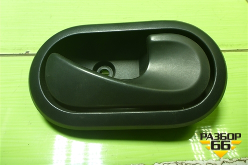 Ручка внутренняя двери передней правой (8200733847) для Renault Logan с 2004-2015г (Логан)