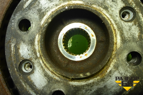 Кулак поворотный передний правый для Peugeot 408 с 2012г