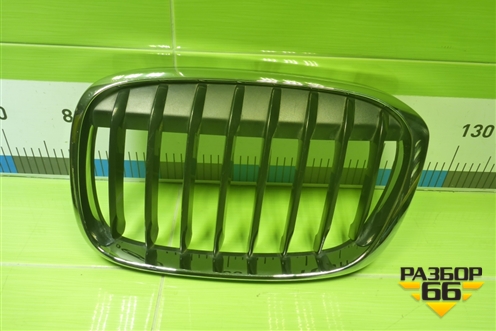 Решетка радиатора левая (7383363) для BMW X1 F48 с 2014г (Х1 Ф48)
