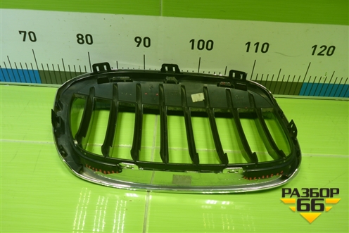 Решетка радиатора левая (7383363) для BMW X1 F48 с 2014г (Х1 Ф48)