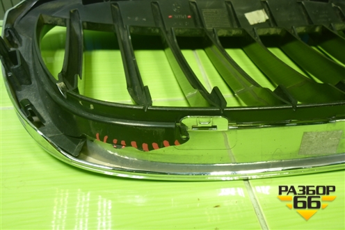 Решетка радиатора левая (7383363) для BMW X1 F48 с 2014г (Х1 Ф48)