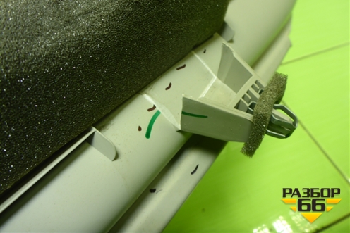 Обшивка стойки задняя верхняя левая (9677244577) для Peugeot 408 с 2012г