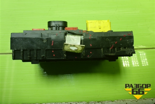 Блок предохранителей подкапотный (9675878480) для Peugeot 408 с 2012г