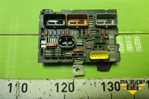 Блок предохранителей подкапотный (9675878480) для Peugeot 408 с 2012г