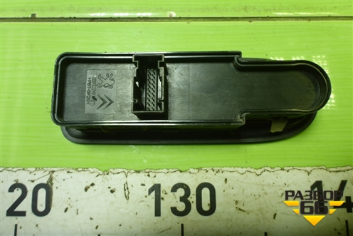 Модуль управления стеклоподъёмниками (на две двери) (96776250ZD) для Peugeot 408 с 2012г