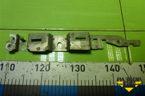 Кронштейн переднего крыла правый для Peugeot 408 с 2012г