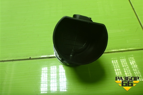 Дефлектор воздушный левый (9655994277) для Peugeot 408 с 2012г