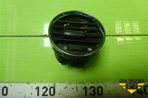 Дефлектор воздушный левый (9655994277) для Peugeot 408 с 2012г