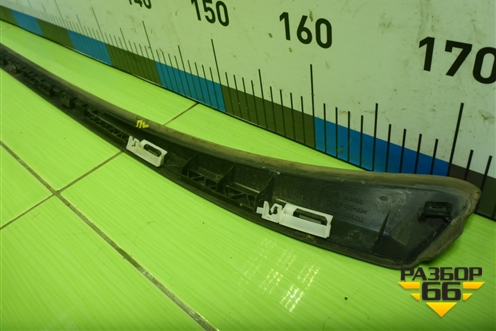 Молдинг лобового стекла левый (9670978080) для Peugeot 408 с 2012г